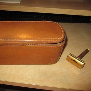 VINTAGE SHAVE BOX AND RAZOR